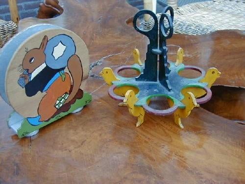 EIERREKJE EN SERVETTENHOUDEN Leuk voor Pasen oud € 40 samen, Diversen, Pasen, Ophalen of Verzenden, Zo goed als nieuw