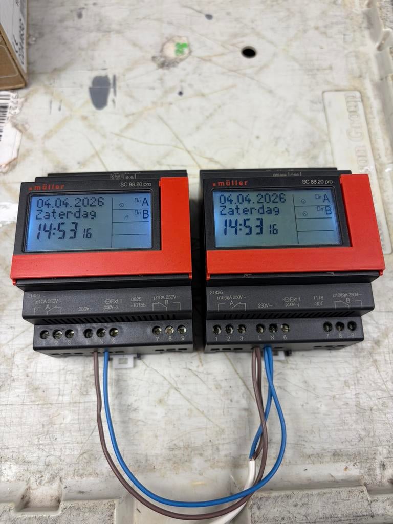 Schakelklok Müller 2 stuks, Doe-het-zelf en Verbouw, Elektra en Kabels, Ophalen of Verzenden, Zo goed als nieuw, Schakelaar