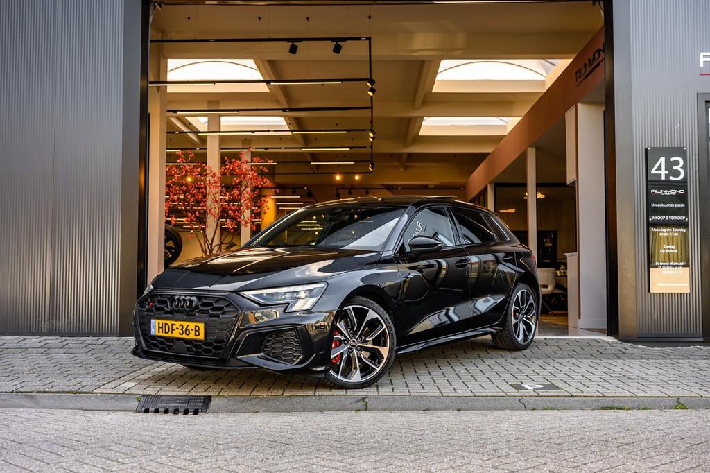 Audi A3 Sportback 2.0 TFSI S3 quattro Edition One |B&O|Pano|, Gebruikt, 4 cilinders, 1984 cc, Zwart