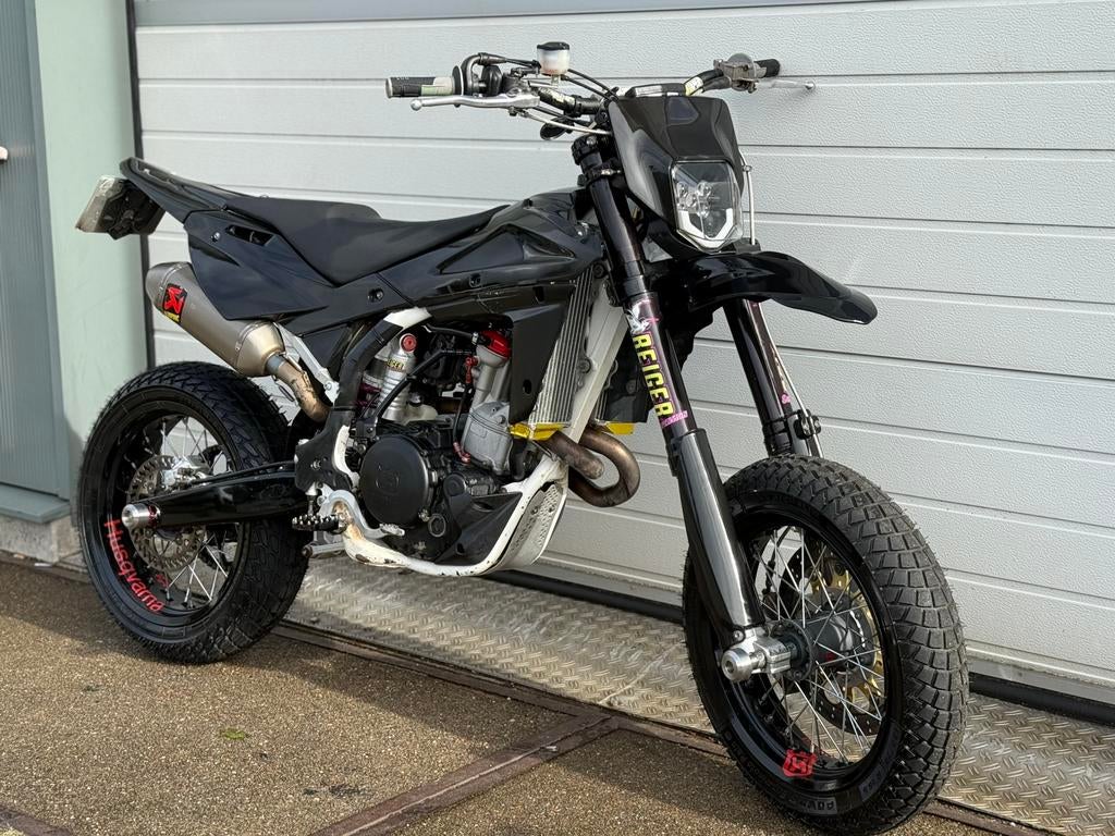 2x Husqvarna TE 450 2008, 450 cc, Sportuitlaat, Bedrijf, Meer dan 35 kW