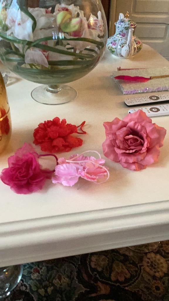 Rozen voor in haren of broches, Ophalen of Verzenden, Zo goed als nieuw