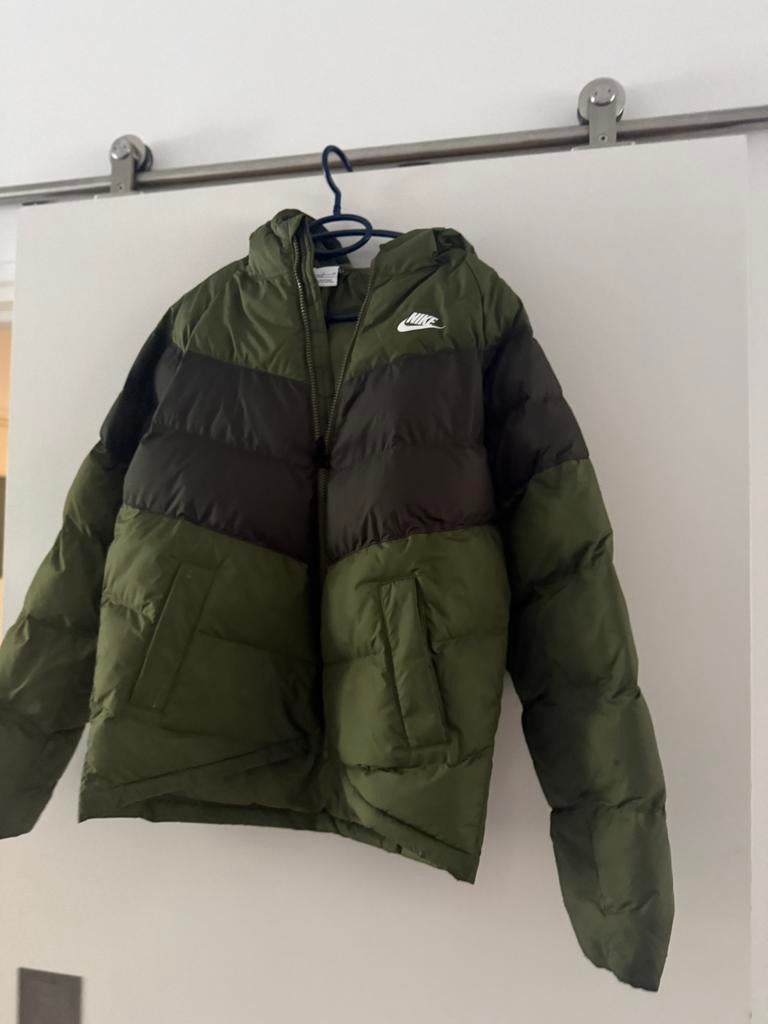 Nike kinder jas groen, Ophalen, Zo goed als nieuw, Groen