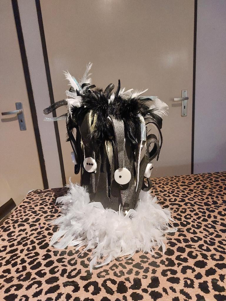 Leuke unieke zwart / zilver/ wit Foam hoed., Kleding | Dames, Ophalen, Gedragen, Carnaval, Accessoires