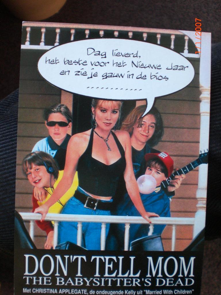 kaart Christina Applegate ''Don't Tell Mom the Babysitter's, Ophalen of Verzenden, 1980 tot heden, Ongelopen, Sterren en Beroemdheden