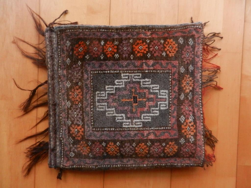 Ouder handgeknoopt Perzisch / Oosters kussen  41 x 38 cm, Huis en Inrichting, Woonaccessoires | Kussens, Zo goed als nieuw, Overige kleuren