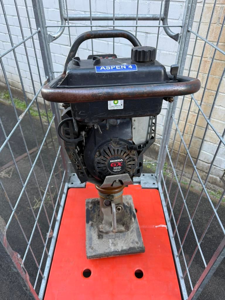 200 Wacker Stamper TrilStamper Bomag, Ophalen, Zo goed als nieuw