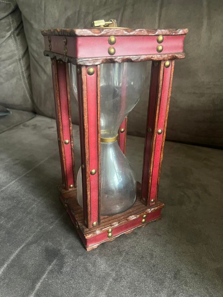 Vintage Zandloper Spaarpot Hout Leer beslag., Ophalen of Verzenden, Gebruikt, Hout, Object of Gebouw