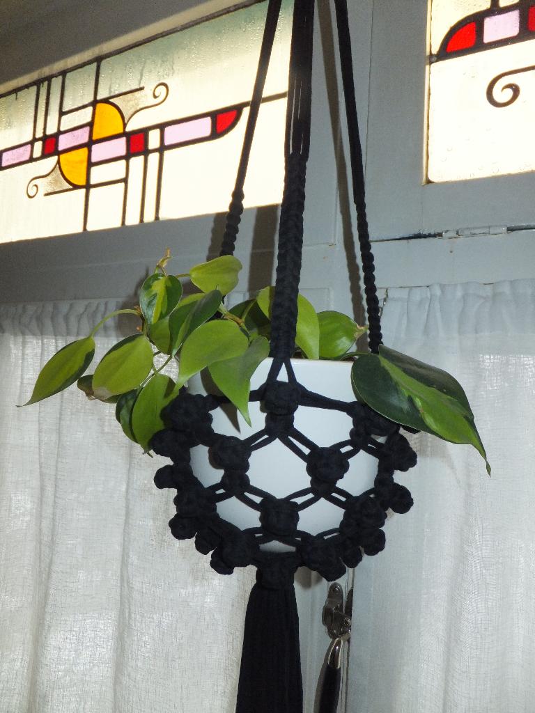 hangpot plantenhanger macramé geknoopt corona & 80s vintage, Ophalen