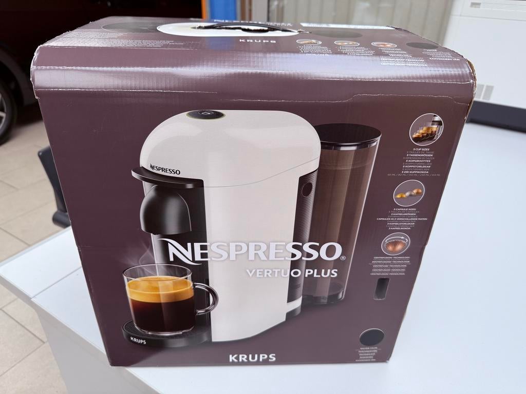 Nespresso Vertuo Plus nieuw in doos., Ophalen, Espresso apparaat, Nieuw, Koffiepads en cups