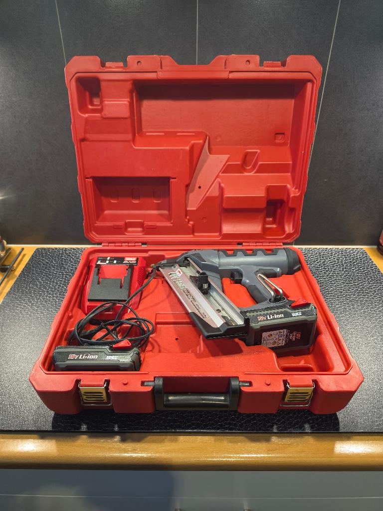 Senco accu tacker FN65RHA plus lader en accu's, Ophalen of Verzenden, Gebruikt
