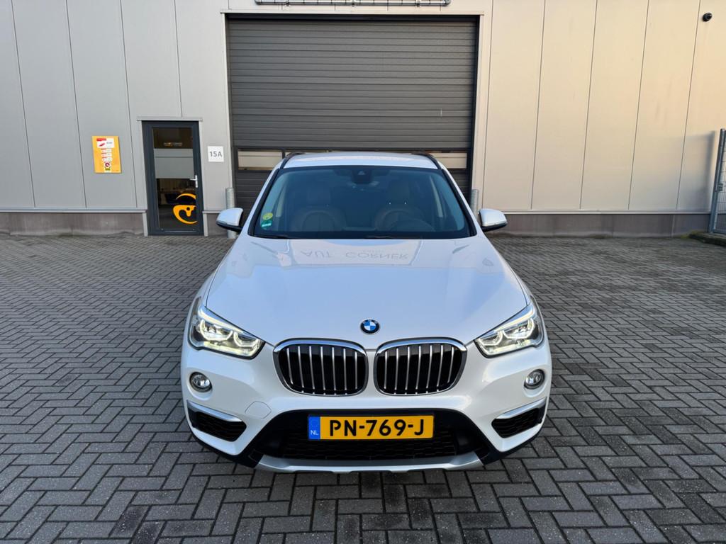 BMW X1 SDrive20d High Executive, Euro 6, Wit, Bedrijf, Diesel