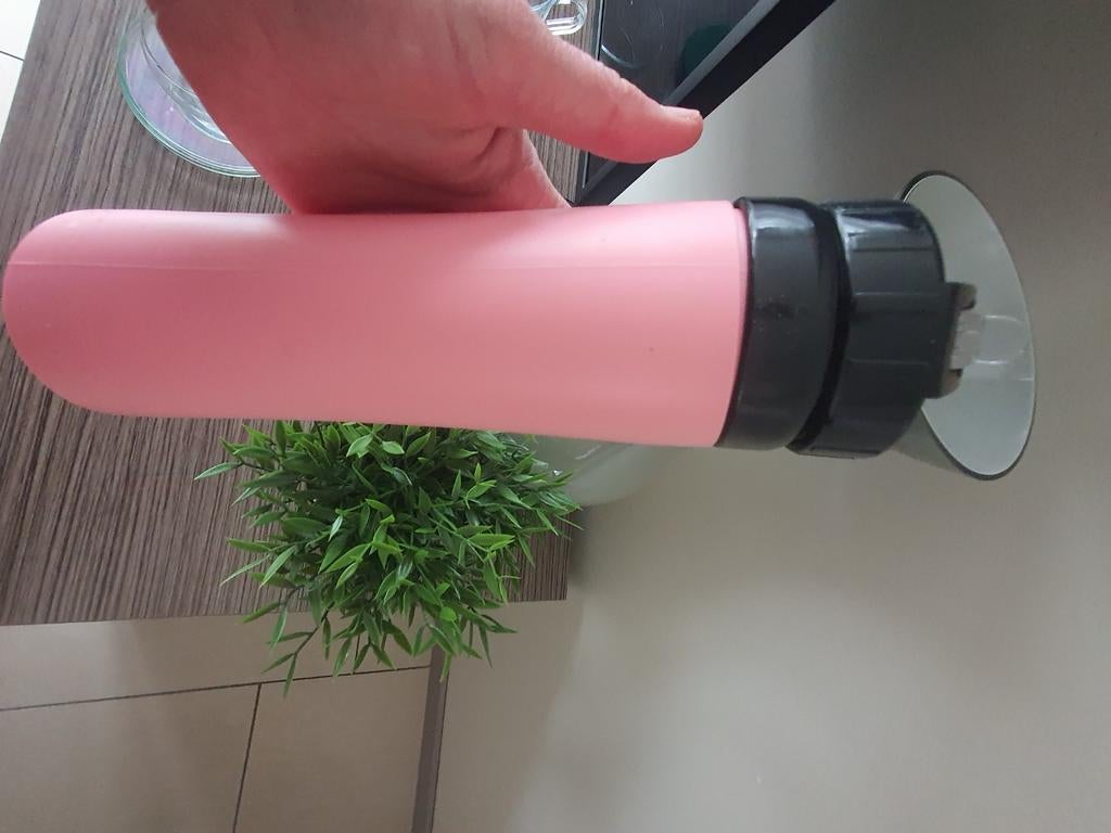 Waterfles bidon siliconen zachtemateriaal roze kleur handig, Ophalen of Verzenden