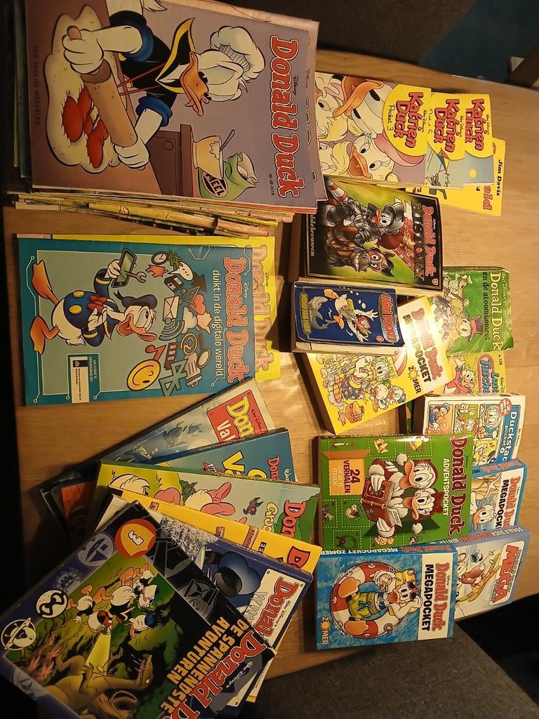 Heel veel Donald Duck voor weinig geld!, Gelezen, Europa, Ophalen of Verzenden, Meerdere comics