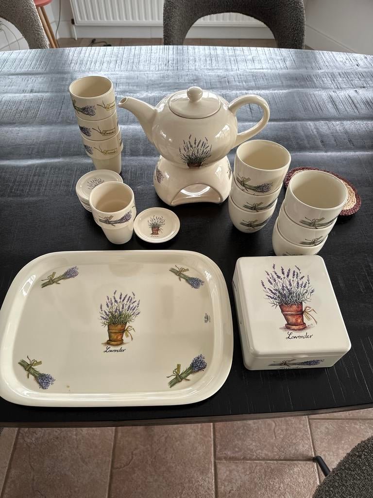 Nieuw Jet ter Steege servies met lavendelprint, Nieuw, Ophalen of Verzenden, Overige stijlen, Aardewerk
