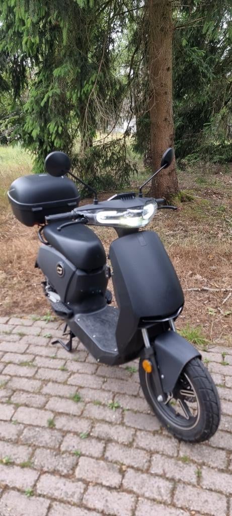 Elektrische Scooter - 45 km/h, 75 km bereik, koffer, lader, Ophalen, Super Soco CuX, Maximaal 45 km/u, Elektrisch
