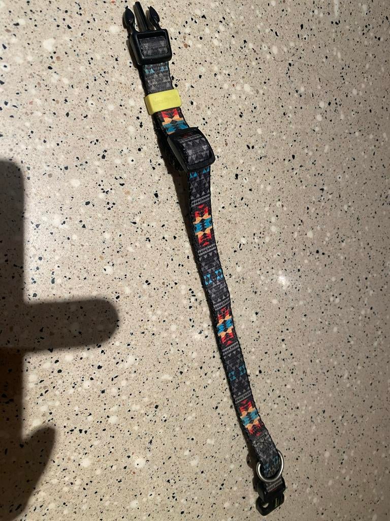 Halsbandje, Dieren en Toebehoren, Ophalen of Verzenden, Gebruikt