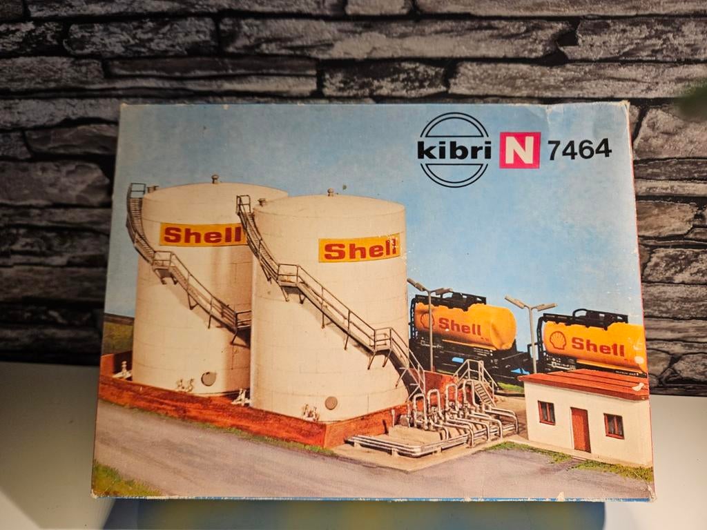 Kibri brandstoftanks bouwdoos N spoor trein 1:160, Hobby en Vrije tijd, Overige merken, Gelijkstroom of Wisselstroom, Brug, Tunnel of Gebouw