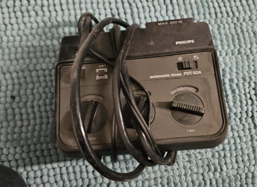 Doka met papier, film, vergroter, klok, schalen enz, Audio, Tv en Foto, Fotografie | Doka Toebehoren, Ophalen, Gebruikt, Complete dokaset