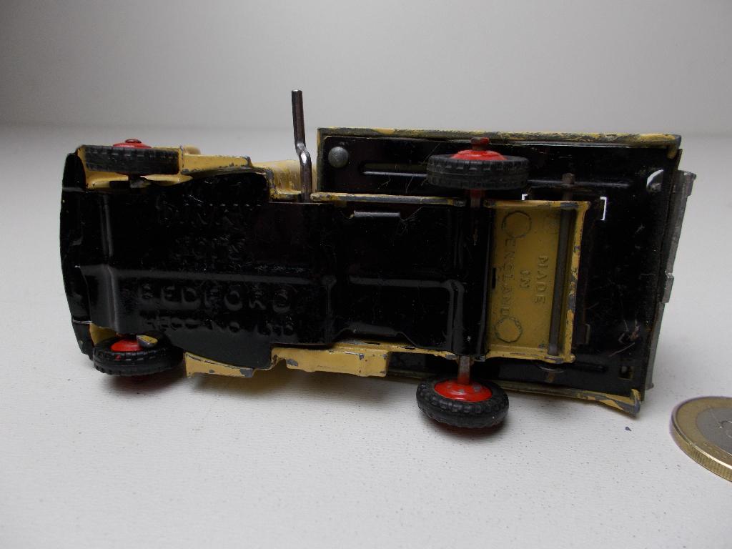 1954 Dinky Toys 252 BEDFORD REFUSE TRUCK (Opknapper) -B-., Ophalen of Verzenden, Gebruikt, Bus of Vrachtwagen, Dinky Toys