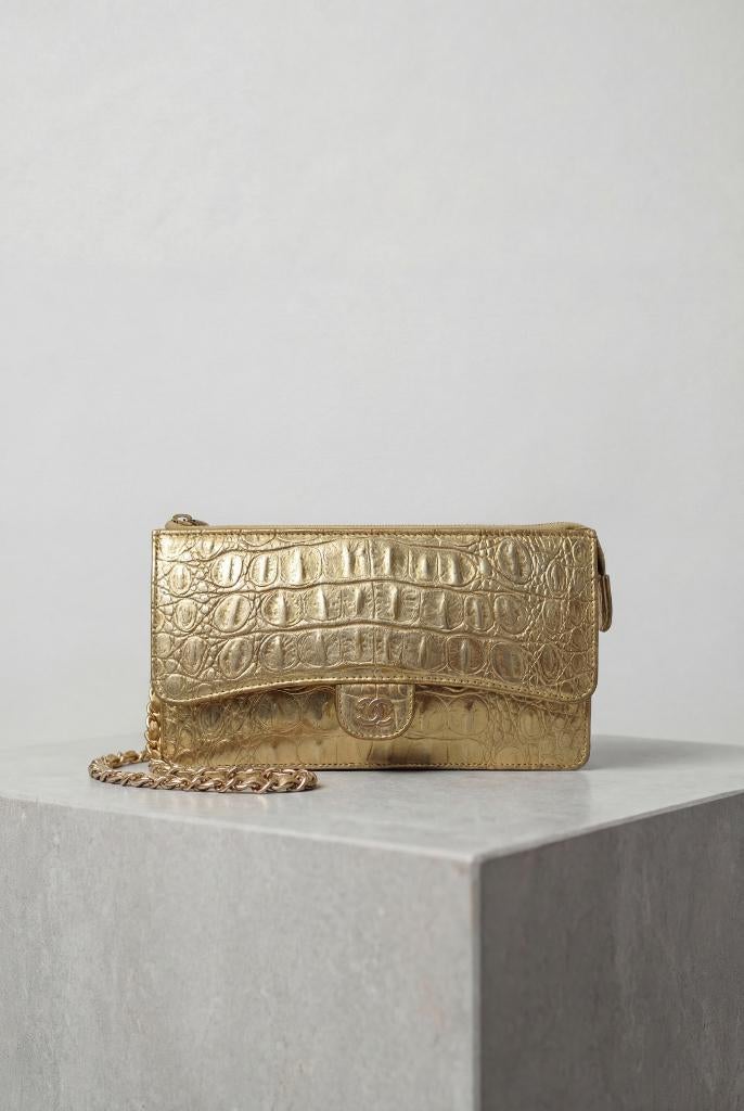Chanel 19A Goud Wallet Wristlet Clutch — Designer Tas, Verzenden, Zo goed als nieuw, Overige kleuren, Overige typen