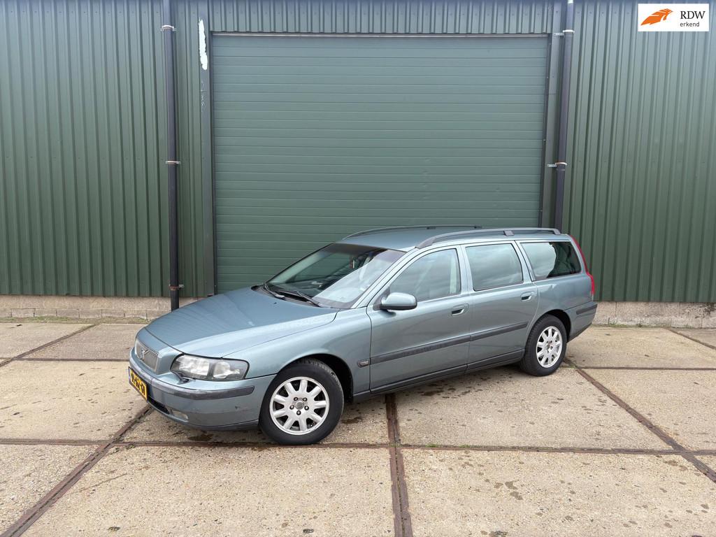 Volvo V70 2.4 Comfort Line | Nwe Apk | Automaat | Cruise | S, 144 €/maand, 750 kg, Groen, 5 stoelen