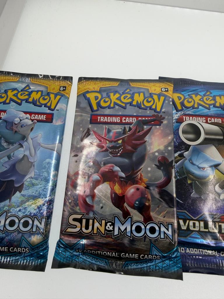 Pokémon Booster Packs: Sun & Moon, Evolutions, Breakthrough, Ophalen of Verzenden, Nieuw, Booster