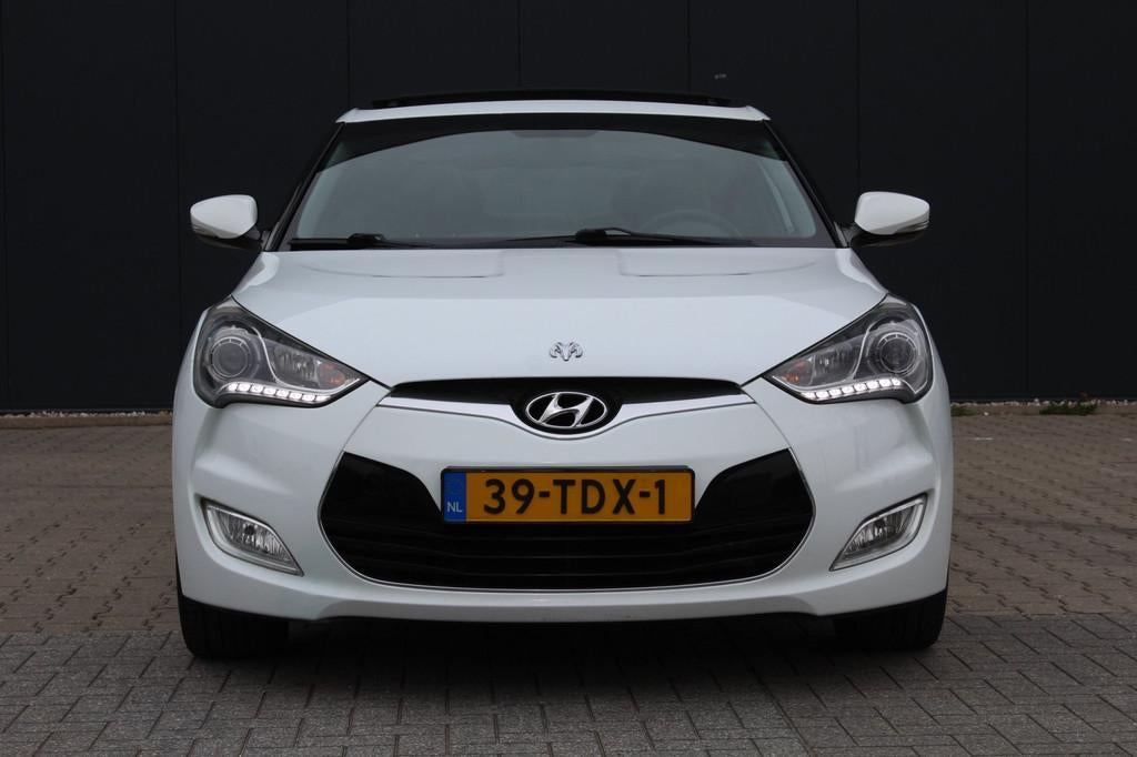 Hyundai Veloster 1.6 GDI i-Catcher | Pano | Stoelverwarming, Voorwielaandrijving, Gebruikt, 4 cilinders, 4 stoelen