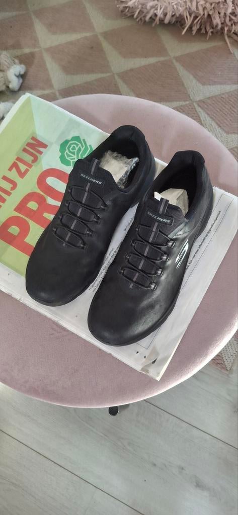 Skechers met elastische veters maat 40, Kleding | Dames, Schoenen, Skechers, Zwart, Ophalen of Verzenden, Sneakers of Gympen