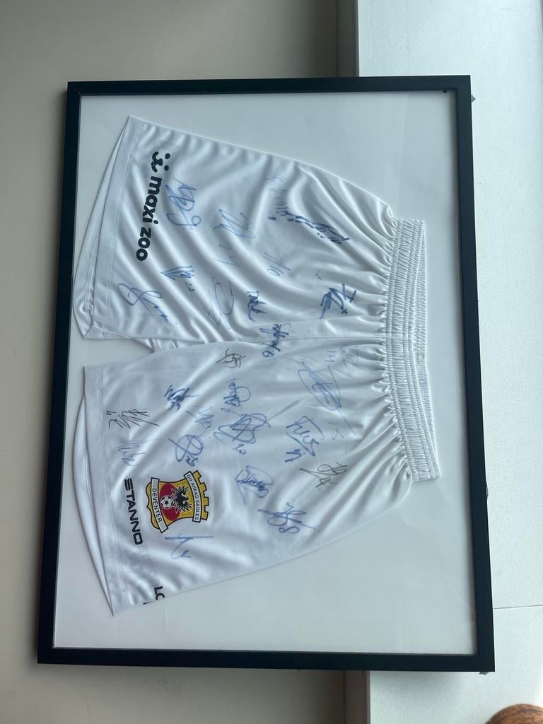 Gesigneerde Go Ahead Eagles short - Ingelijst, Ophalen of Verzenden, Zo goed als nieuw, Broek