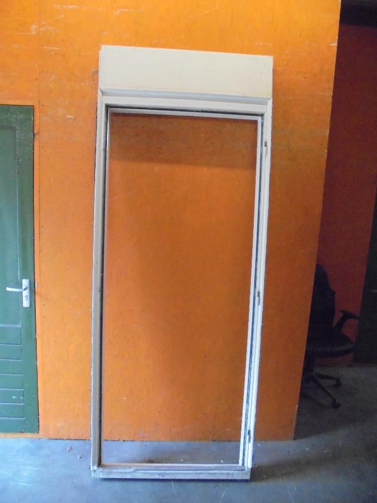 Diverse houten deurkozijnen, Doe-het-zelf en Verbouw, Deurkozijn, Zo goed als nieuw, Hout, Ophalen