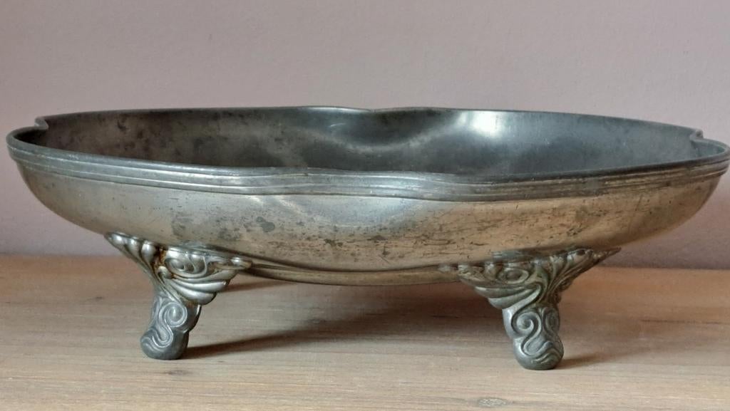 Antieke tinnen schaal op pootjes - Daalderop KMD Tiel, Ophalen of Verzenden