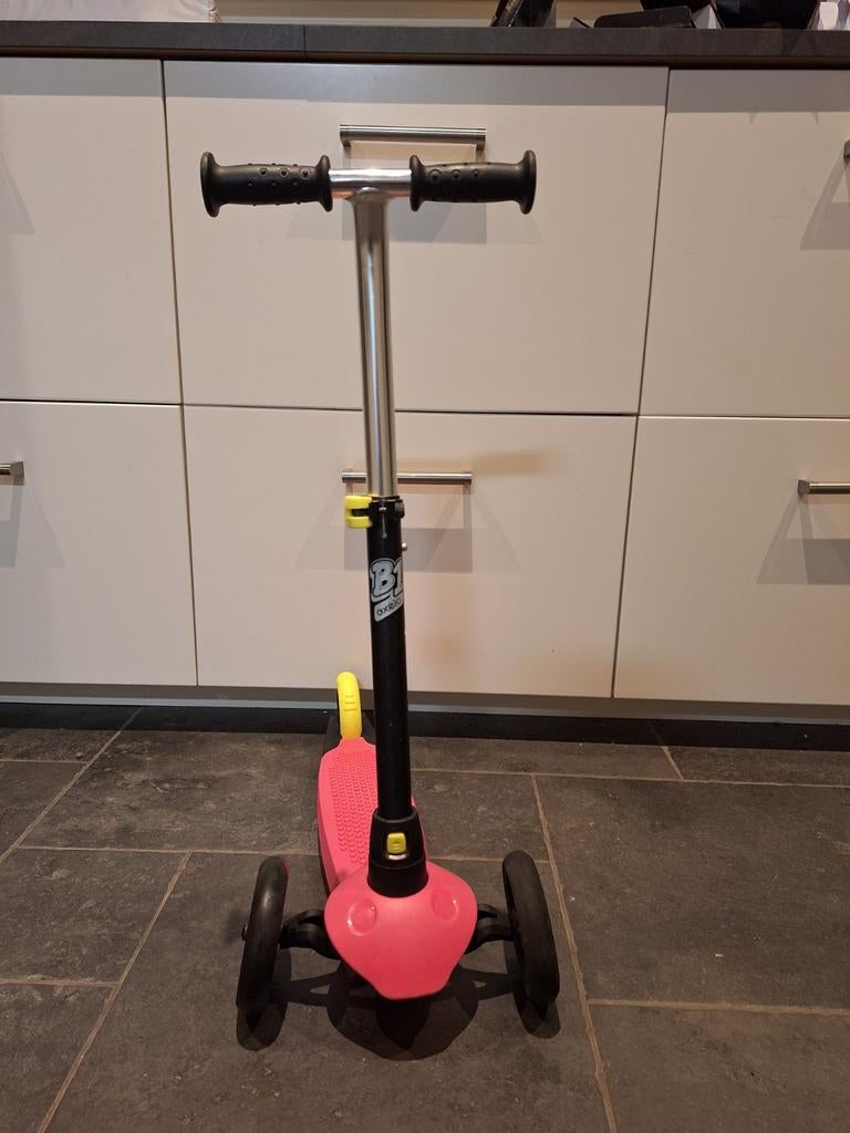 Kinderstep 3 wielen demontabel max 20kg roze, Ophalen, Gebruikt, Gewone step, B1
