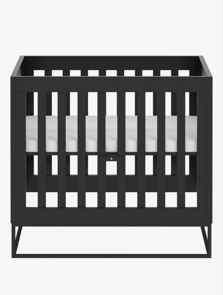 Zwarte baby box met stalen frame en in hoogte verstelbaar, Ophalen, Zo goed als nieuw, Overige typen