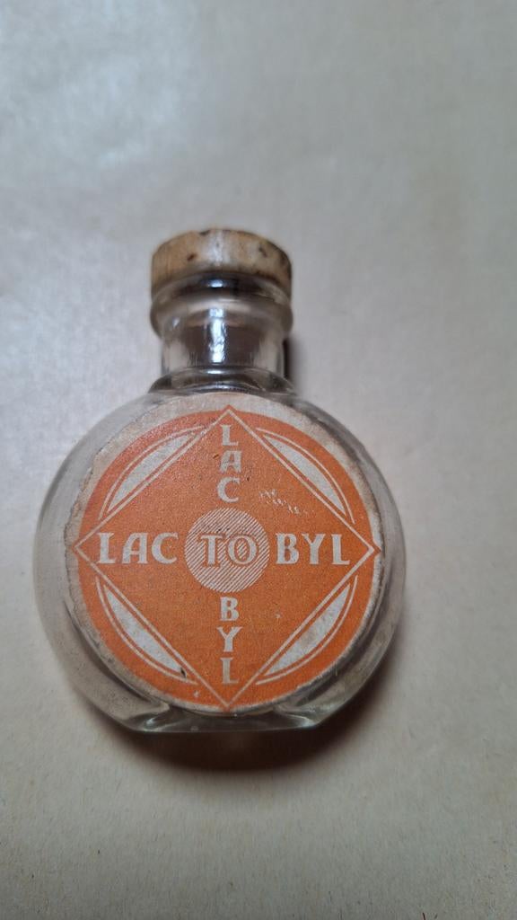 Oud flesje Lactobyl Lobica N V. Rotterdam, Antiek en Kunst, Ophalen of Verzenden
