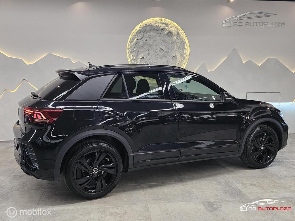 Volkswagen T-Roc 1.5 TSI 3x R-Line Panorama/Black Style/Carp, 1258 kg, 1498 cc, 4 cilinders, 150 pk