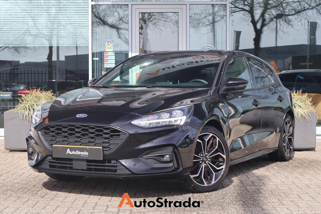Ford Focus 1.0 ST-Line 155pk | Winter Pakket | ACC | Camera, Auto's, Focus, Gebruikt, Leder en Stof, Zwart