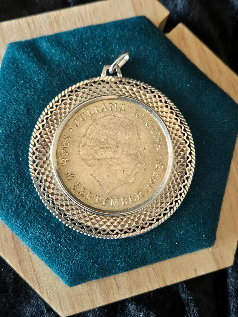 Zilveren hanger 10 gulden munt Juliana 1973, Zilver zolder, Overige voorstellingen, Ophalen of Verzenden, Zo goed als nieuw