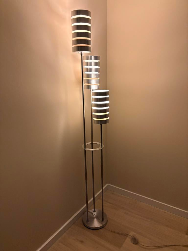Moderne staande lamp met 3 lichtpunten, geborsteld metaal, Huis en Inrichting, Lampen | Vloerlampen, Ophalen, Zo goed als nieuw