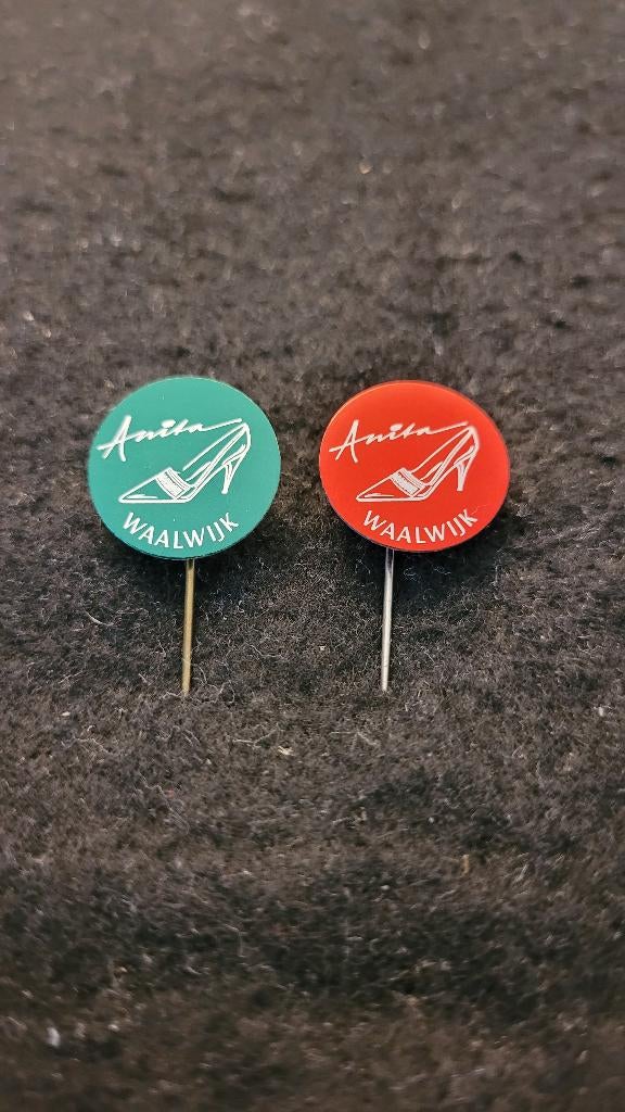 Anita schoenen Waalwijk speldjes, Verzenden, Zo goed als nieuw, Merk, Speldje of Pin