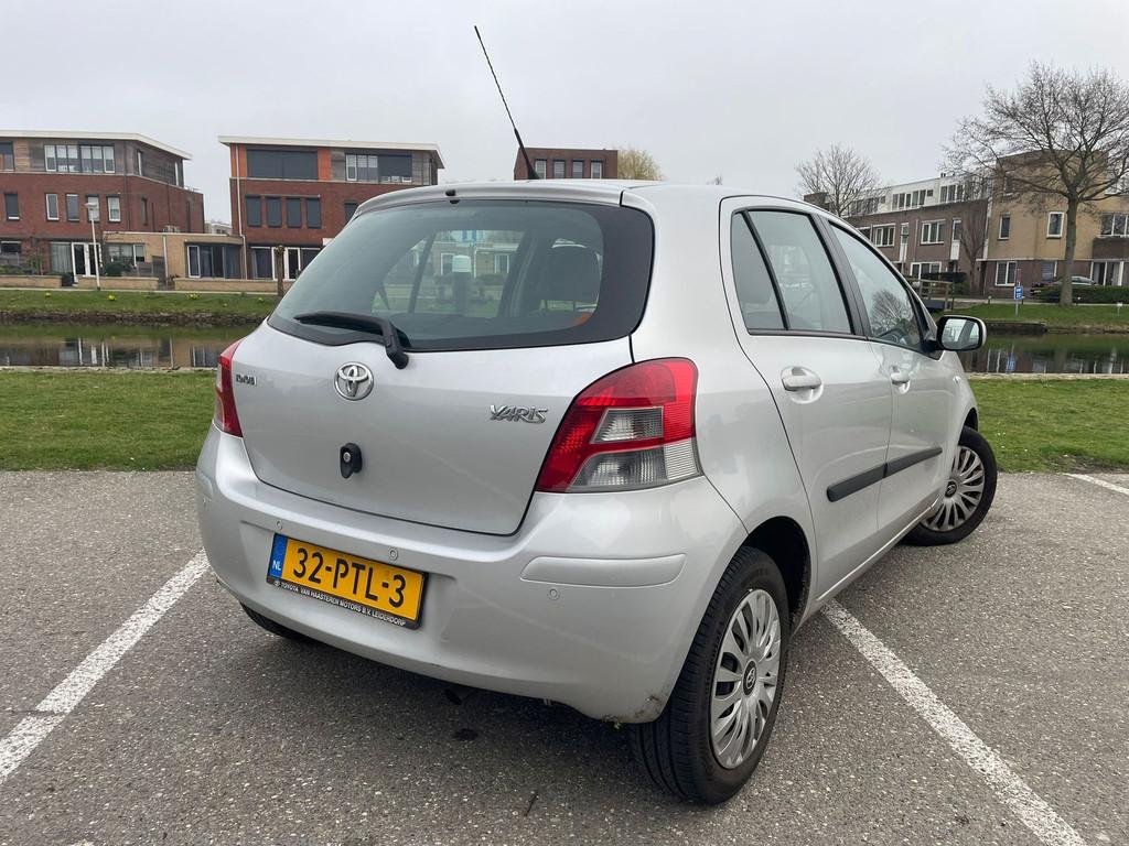 Toyota Yaris 1.3 VVTi Aspiration 5DRS 100PK CLIMA LAGE KM NA, Voorwielaandrijving, Stof, 4 cilinders, Bedrijf