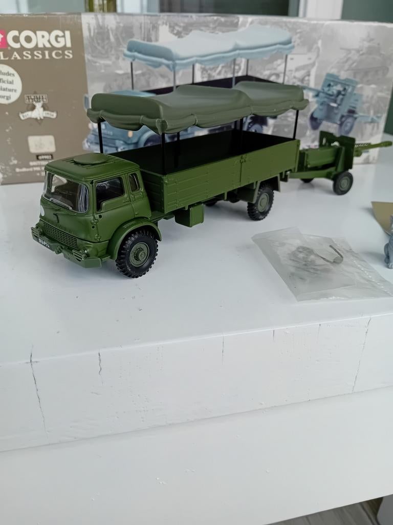 Bedford MK + 25 LB Gun British Army., Ophalen of Verzenden, Nieuw, Bus of Vrachtwagen, Corgi