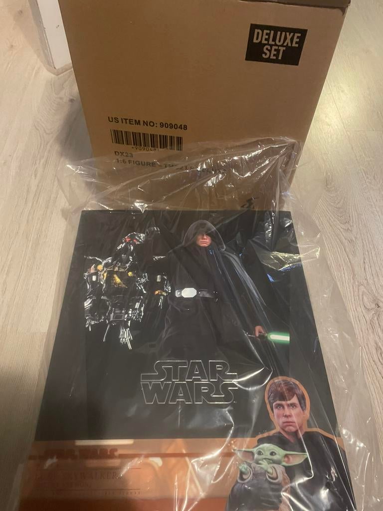 Hot toys luke skywalker van mandalorian, Ophalen of Verzenden, Zo goed als nieuw