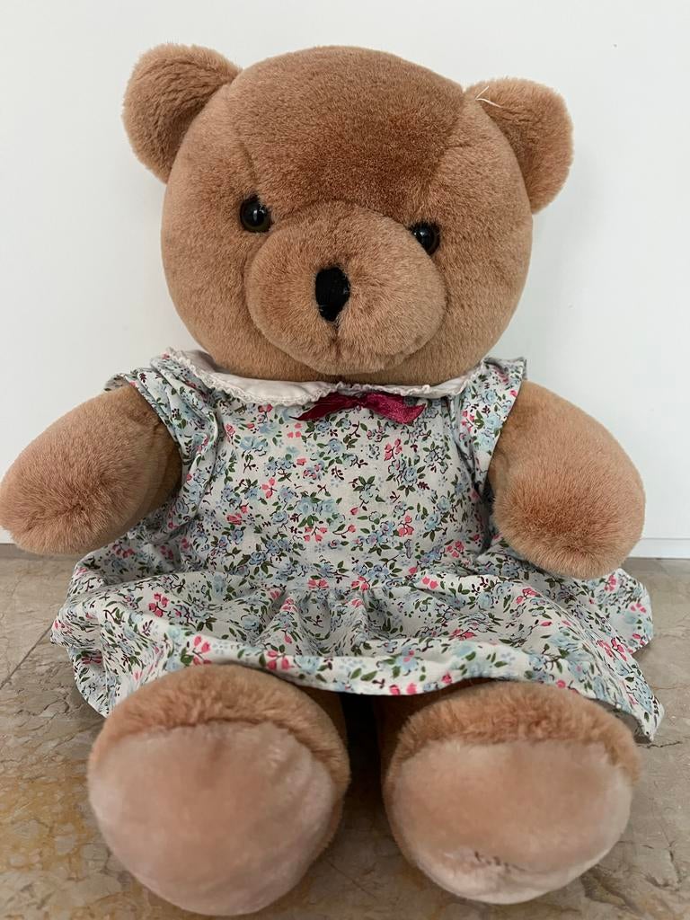 Bijenkorf knuffelbeer Sabine, Gebruikt, Overige merken, Beer, Ophalen of Verzenden