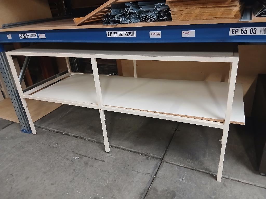 (0435) Metalen werktafel van 80x200 cm, max.hoog 90 cm, Doe-het-zelf en Verbouw, Werkbanken, Ophalen, Gebruikt, ., .