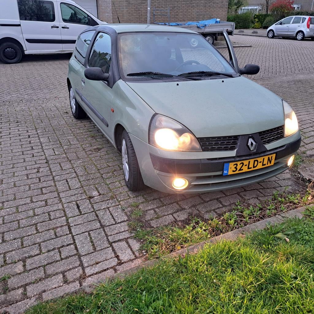 Renault Clio 1.2  euro 650, Auto-onderdelen, Ophalen of Verzenden, Renault