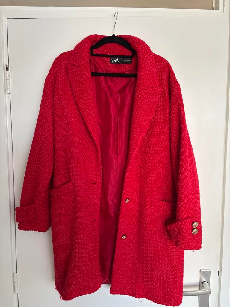 Zara Rode Bouclé Jas met Gouden Knopen - Maat S, Kleding | Dames, Verzenden, Zo goed als nieuw, Maat 36 (S), Rood