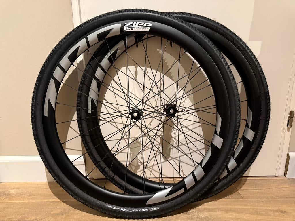 CSC carbon wheelset w/ Pirelli Cinturato RH gravel tires, Zo goed als nieuw, Gravelbike, Carbon, Ophalen