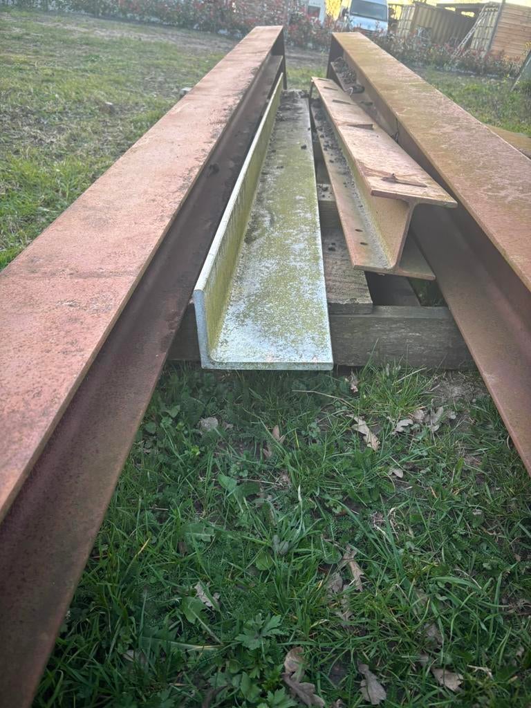 Staalen hoeklijn 100x150 3meter, Doe-het-zelf en Verbouw, Metalen, Ophalen, Zo goed als nieuw