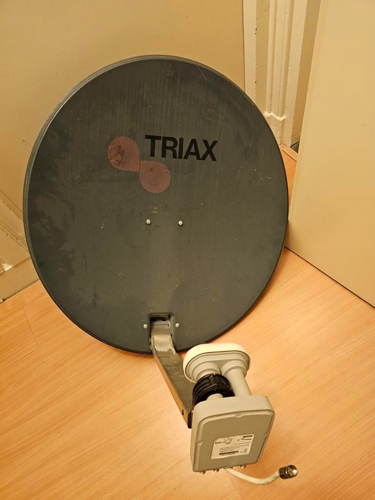 Triax schotel antenne 64cm met duo lnb quad canal digitaal, Audio, Tv en Foto, Schotelantennes, Ophalen, Overige merken