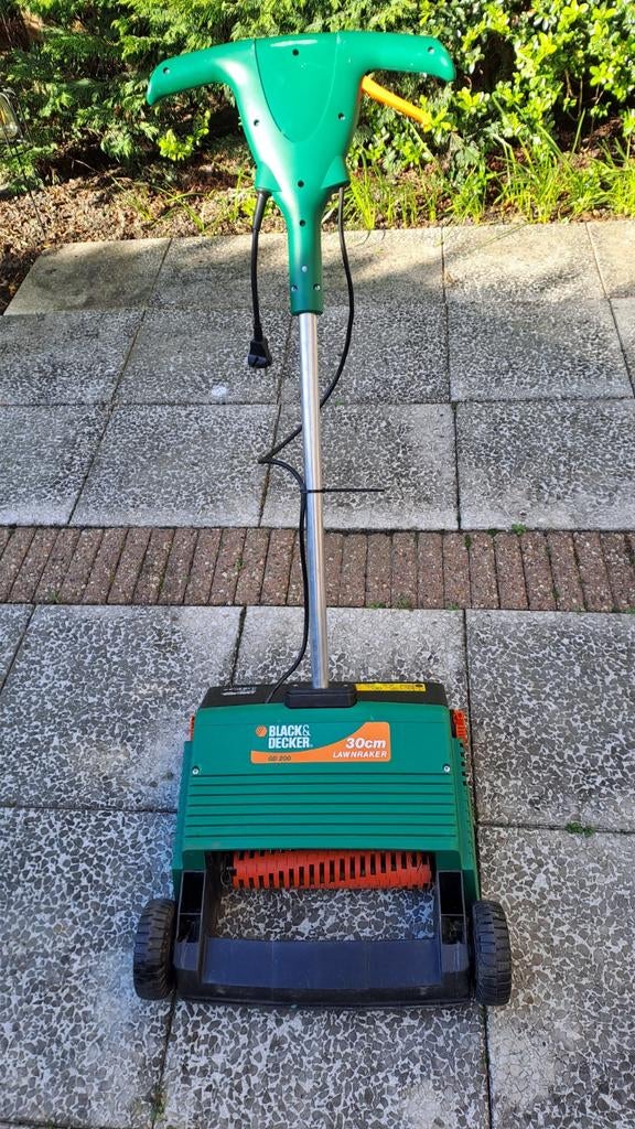 Black en Decker ZGD200 Lawraker mos verwijderaar, Ophalen of Verzenden